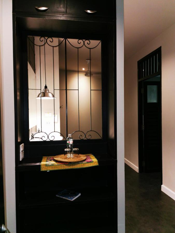 Chomm House Bed & Breakfast Банкок Екстериор снимка