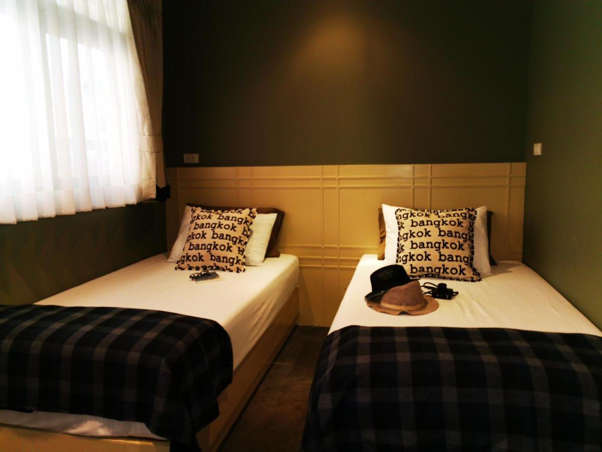Chomm House Bed & Breakfast Банкок Екстериор снимка