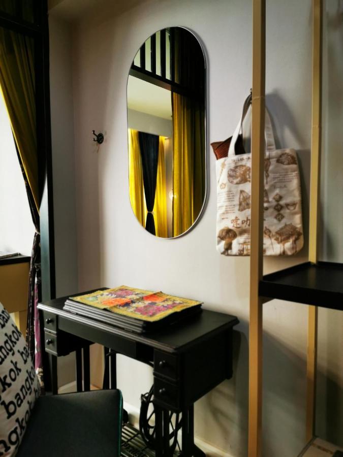 Chomm House Bed & Breakfast Банкок Екстериор снимка