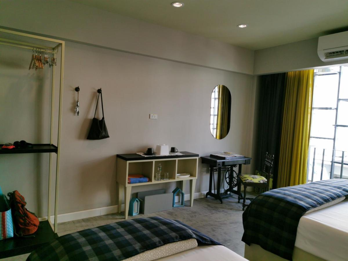 Chomm House Bed & Breakfast Банкок Екстериор снимка