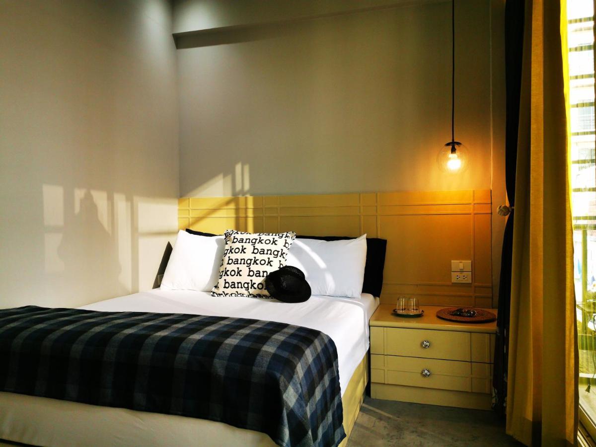 Chomm House Bed & Breakfast Банкок Стая снимка