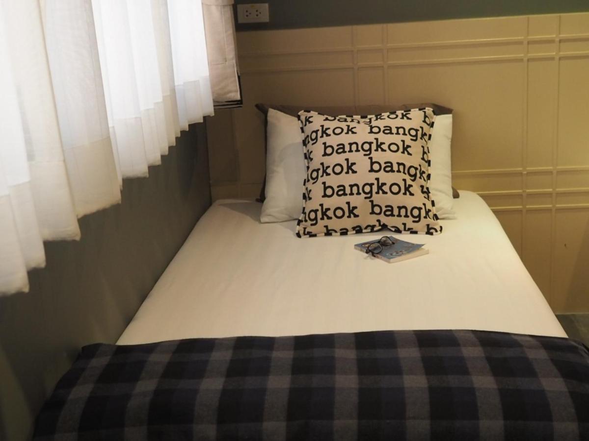 Chomm House Bed & Breakfast Банкок Екстериор снимка